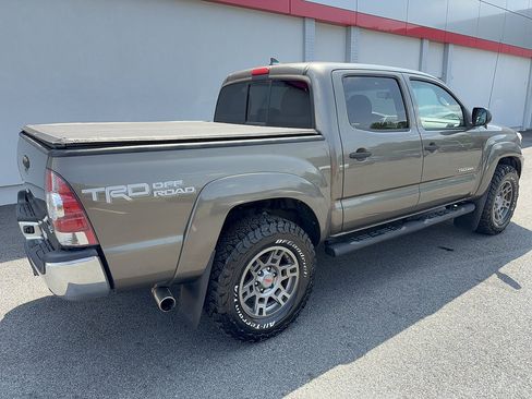 Used 2014 Toyota Tacoma 4x4 Double Cab w/ TRD Off-Road Package image 4