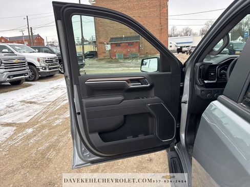 Used 2025 Chevrolet Silverado 1500 LT AWD/4WD image 21