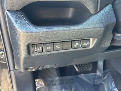 Used 2020 Toyota RAV4 XLE w/ Convenience Package image 30