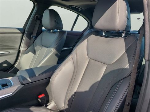 Used 2025 BMW 330i Sedan image 24