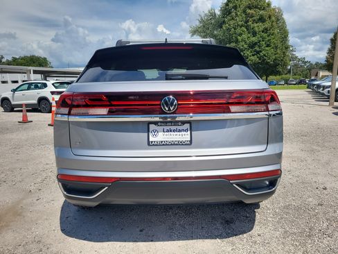 New 2026 Volkswagen Atlas Cross Sport SE FWD image 7