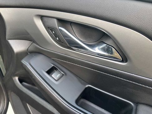 Used 2023 Chevrolet Traverse LT w/ Midnight/Sport Edition image 18