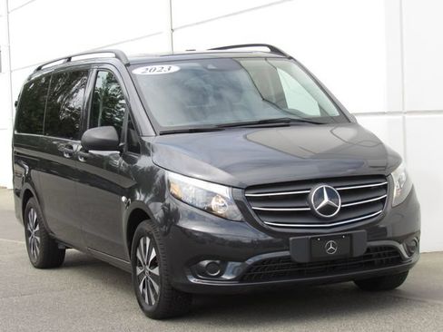 Used 2023 Mercedes-Benz Metris Passenger image 2