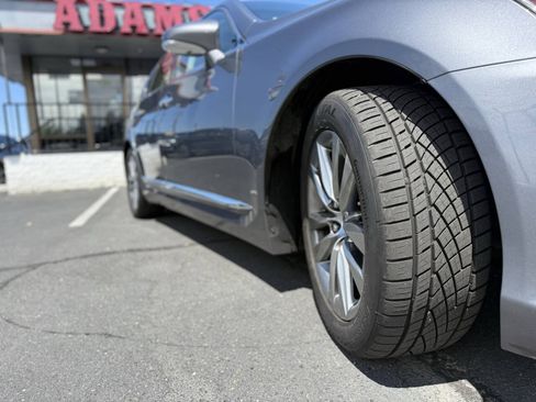 Used 2014 Lexus LS 460 w/ Comfort Package RWD image 26