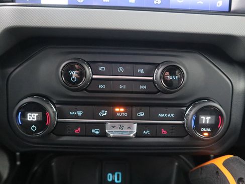 Used 2021 Ford Bronco Badlands image 75