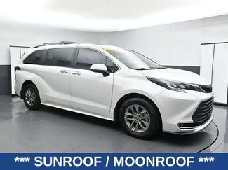 Used 2024 Toyota Sienna XLE FWD video 3
