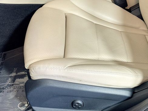 Used 2020 Mercedes-Benz C 300 Sedan image 18