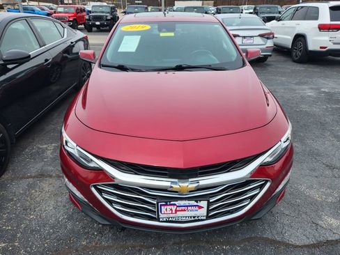 Used 2019 Chevrolet Malibu Premier w/ Sun and Wheel Package image 2