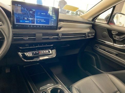 New 2025 Lincoln Corsair Grand Touring w/ Equipment Group 301A AWD/4WD image 12
