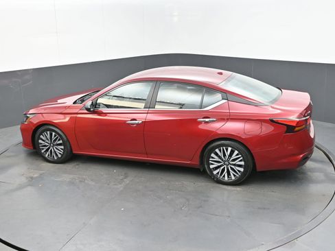 Used 2024 Nissan Altima 2.5 SV image 36