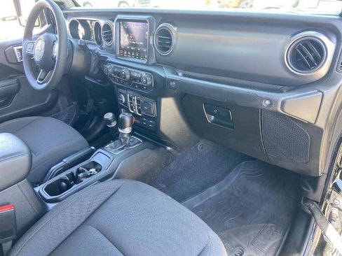 Used 2023 Jeep Gladiator Sport AWD/4WD image 24