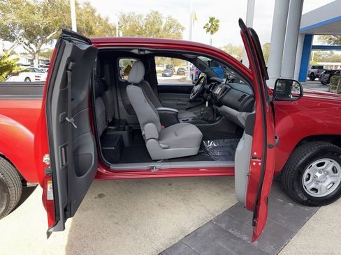 Used 2014 Toyota Tacoma 2WD Access Cab w/ Convenience Package image 12