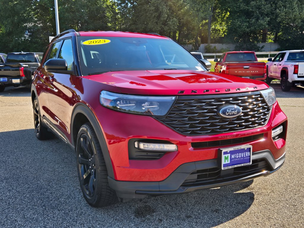 Used 2023 Ford Explorer ST-Line w/ Class IV Trailer Tow Package AWD/4WD image 8