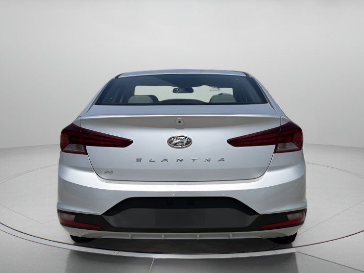 Used 2019 Hyundai Elantra SE FWD image 4