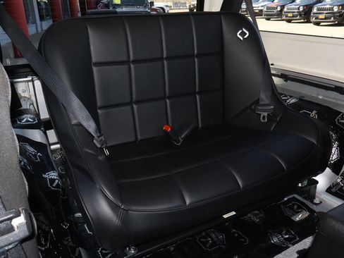Used 2005 Jeep Wrangler Unlimited AWD/4WD image 23