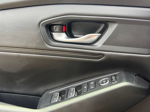 Used 2023 Honda Accord EX image 18
