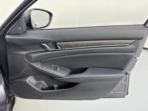 Used 2018 Honda Accord EX-L image 44