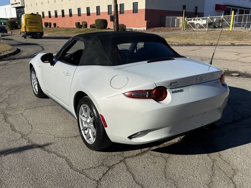 Used 2016 MAZDA MX-5 Miata Sport image 3