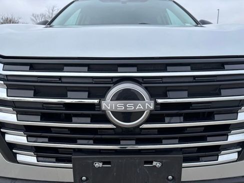 Used 2024 Nissan Rogue S image 3