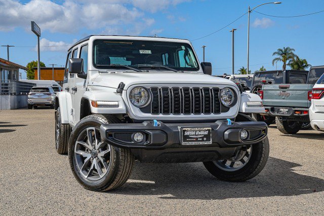 Used 2024 Jeep Wrangler Unlimited w/ Convenience Group AWD/4WD image 1