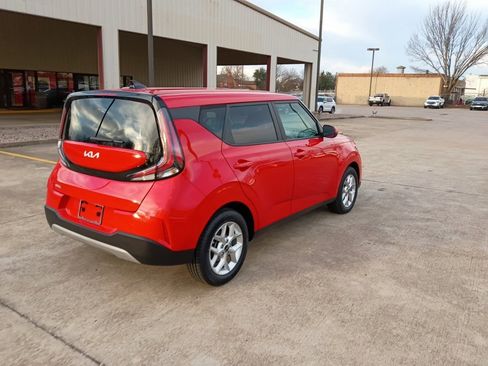 Used 2024 Kia Soul LX w/ Option Group 015 image 9