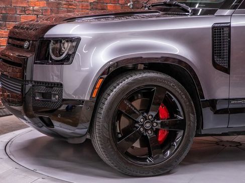 Used 2023 Land Rover Defender 90 X image 3