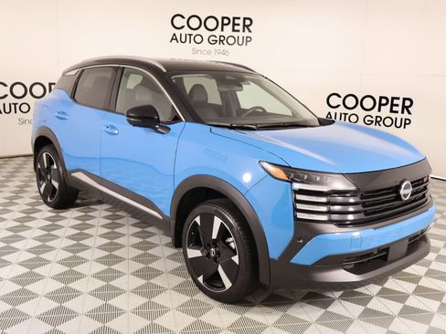 Used 2025 Nissan Kicks SR FWD image 1