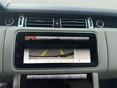 Used 2020 Land Rover Range Rover HSE image 16