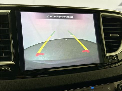 Used 2022 Chrysler Pacifica Touring-L FWD image 20