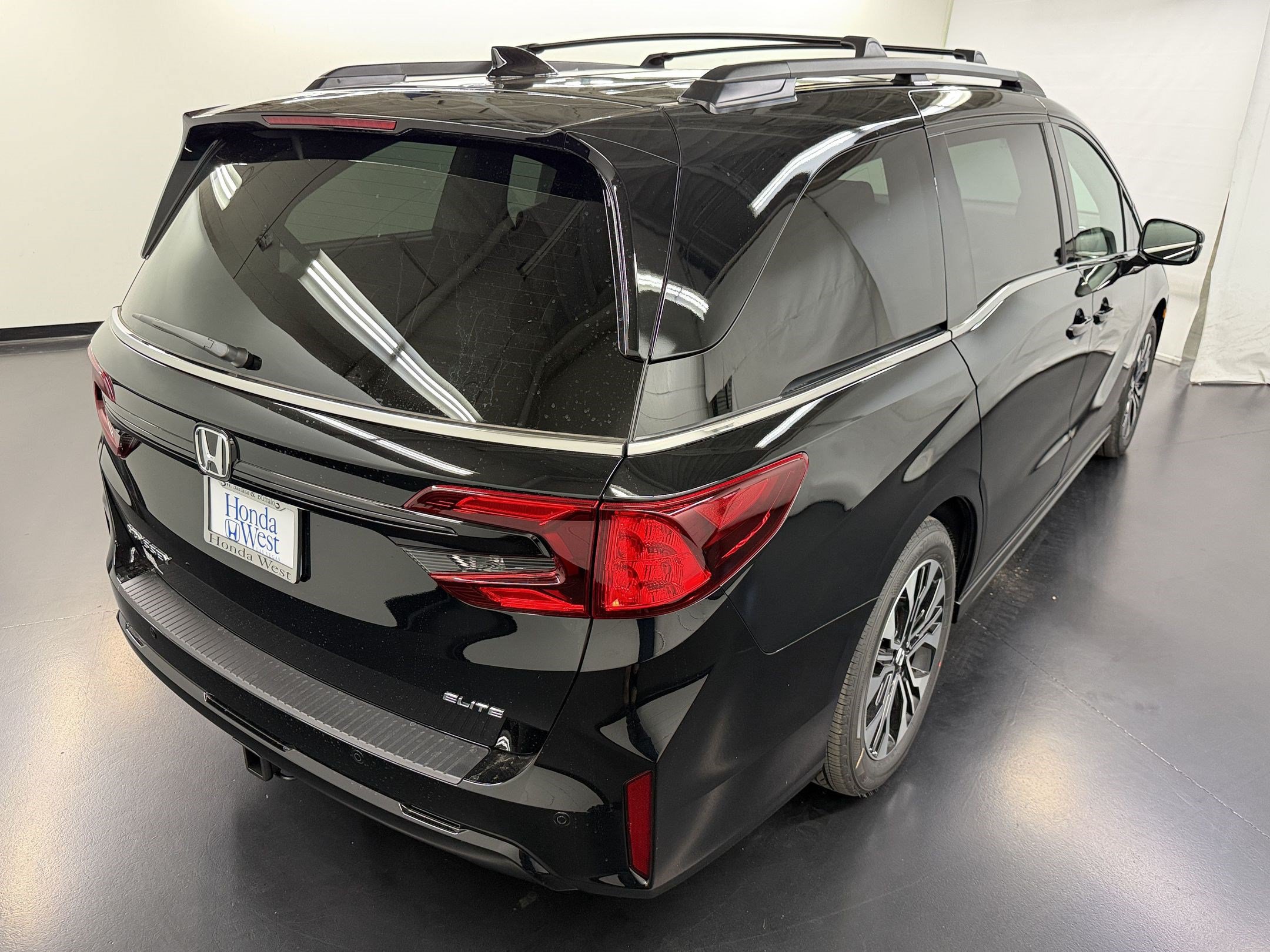 New 2027 Honda Odyssey Elite image 9