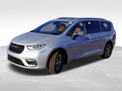 New 2026 Chrysler Pacifica Pinnacle image 7