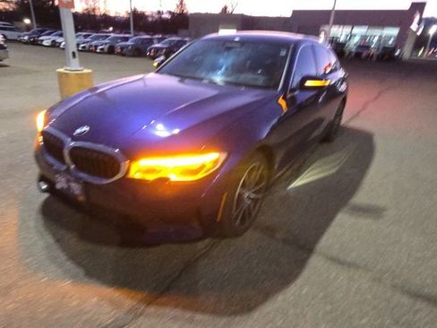 Used 2019 BMW 330i xDrive Sedan w/ Premium Package image 3