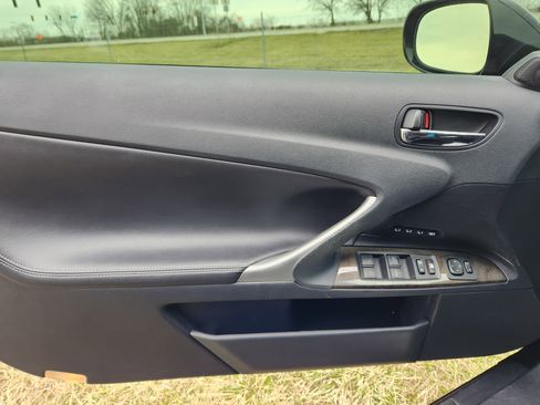 Used 2011 Lexus IS 250C w/ Luxury Pkg image 23