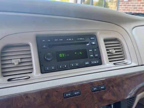 Used 2009 Mercury Grand Marquis LS RWD image 33
