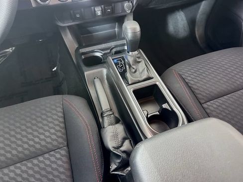 Certified 2023 Toyota Tacoma SR5 AWD/4WD image 24