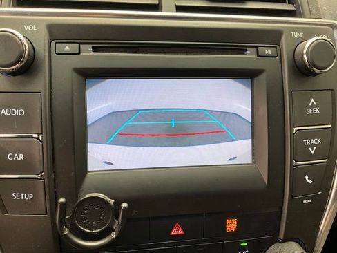 Used 2015 Toyota Camry SE FWD image 3