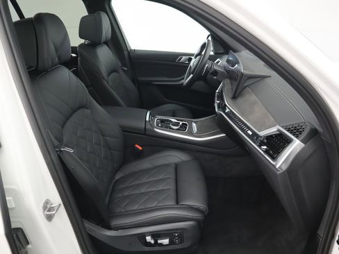 Certified 2025 BMW X5 M60i w/ Climate Comfort Package image 21