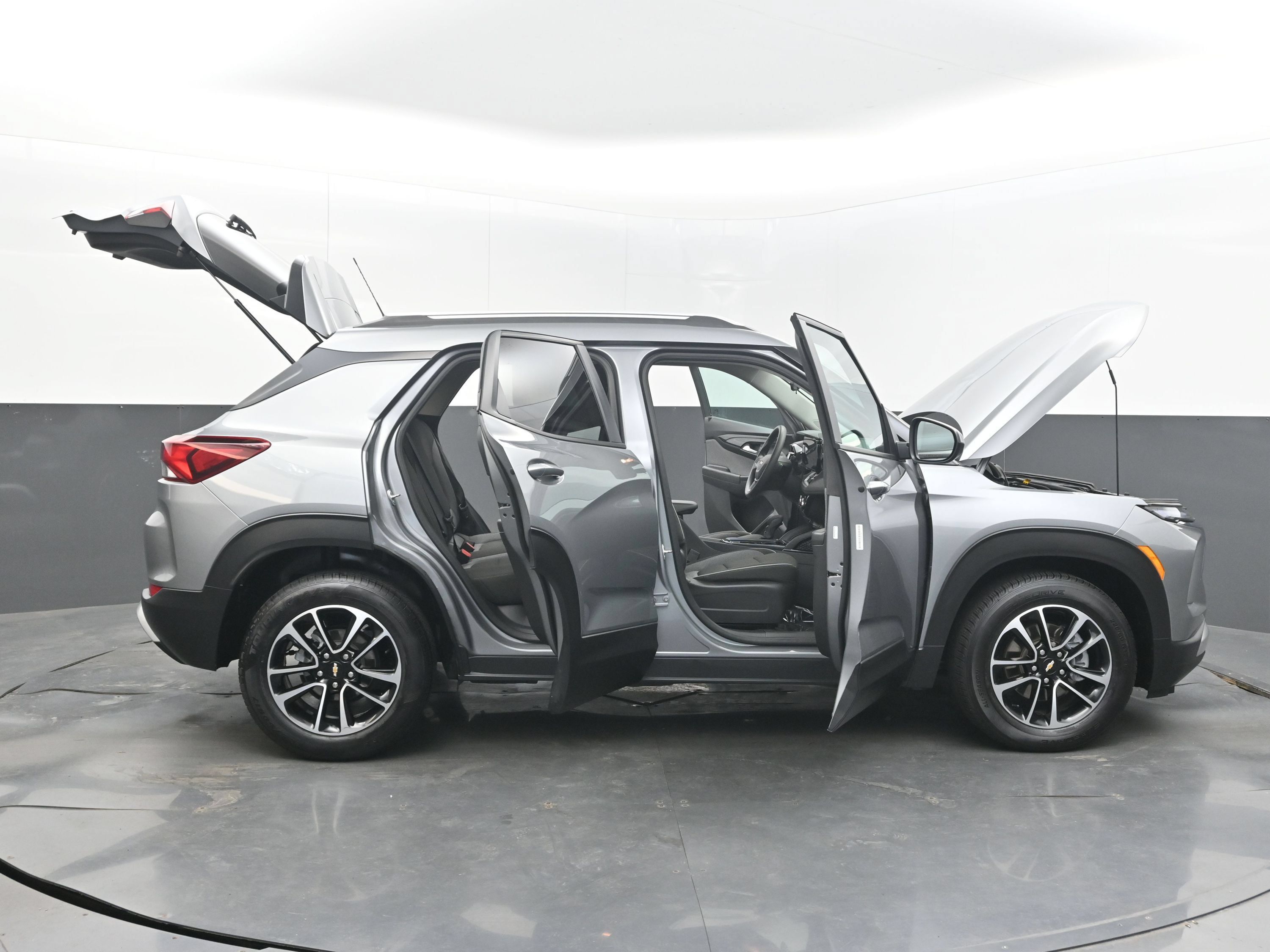 Used 2025 Chevrolet TrailBlazer LT FWD image 47
