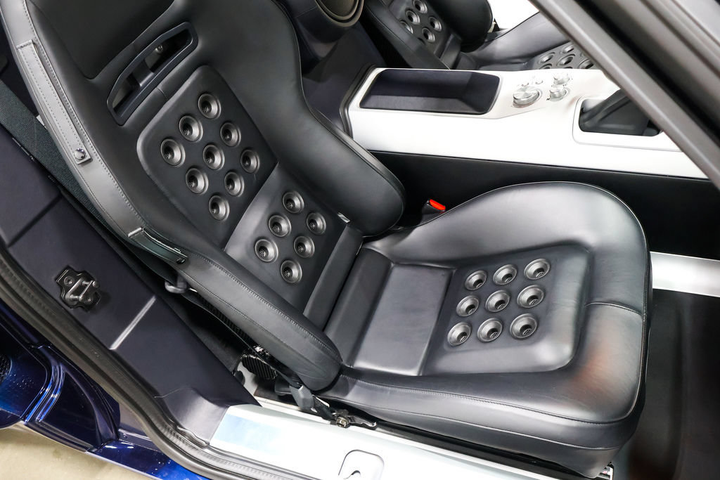 Used 2005 Ford GT RWD image 33