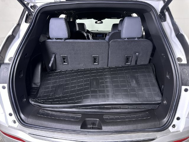 Used 2023 Buick Enclave Essence FWD image 27