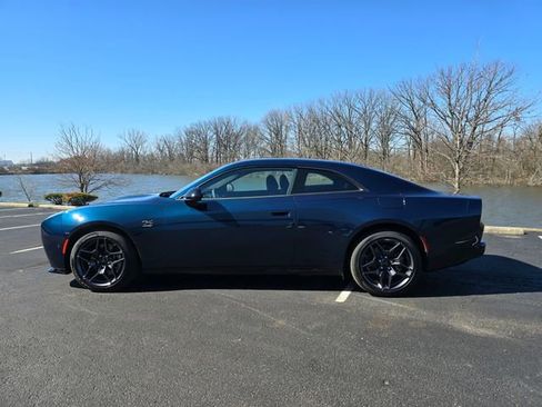 Used 2024 Dodge Charger Daytona R/T w/ Plus Group AWD/4WD image 8