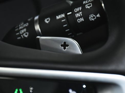 Used 2025 Land Rover Range Rover SE image 46