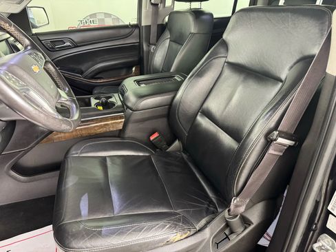 Used 2015 Chevrolet Suburban LT w/ Luxury Package image 34