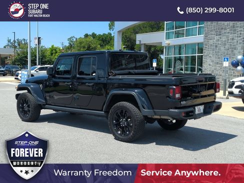 Used 2025 Jeep Gladiator Sport AWD/4WD image 5