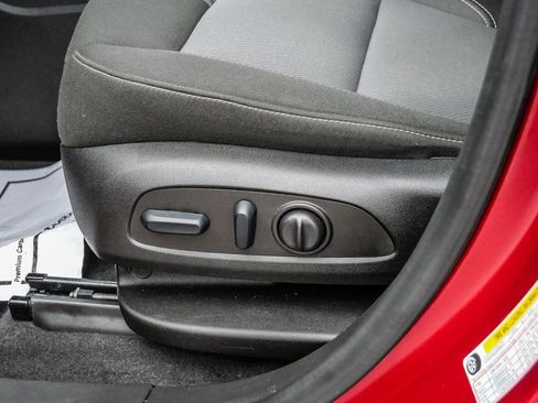 Used 2025 Chevrolet Blazer LT image 26