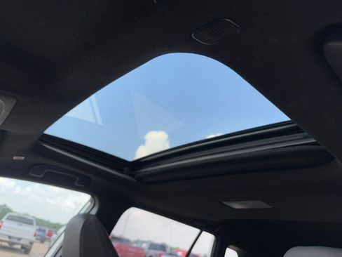 Used 2024 Toyota Corolla Cross XSE w/ Convenience Package image 9