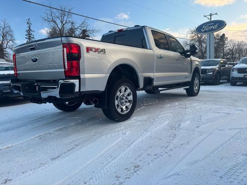Used 2024 Ford F350 Lariat w/ Chrome Package image 5