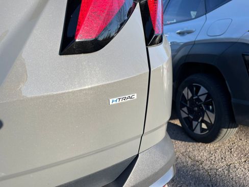 Used 2025 Hyundai Tucson SEL image 17