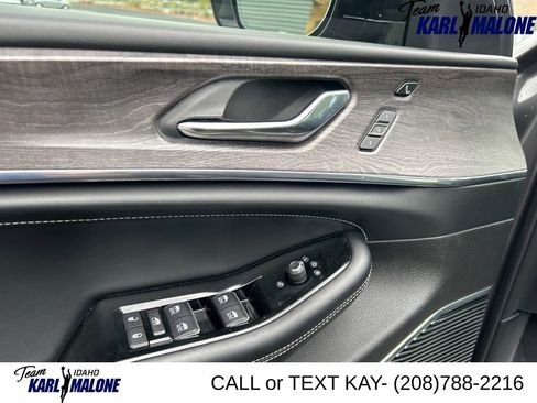Used 2021 Jeep Grand Cherokee L Overland w/ Luxury Tech Group IV AWD/4WD image 26