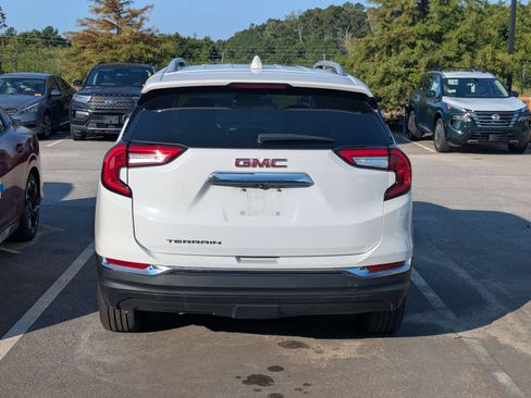 Used 2024 GMC Terrain SLT FWD image 4